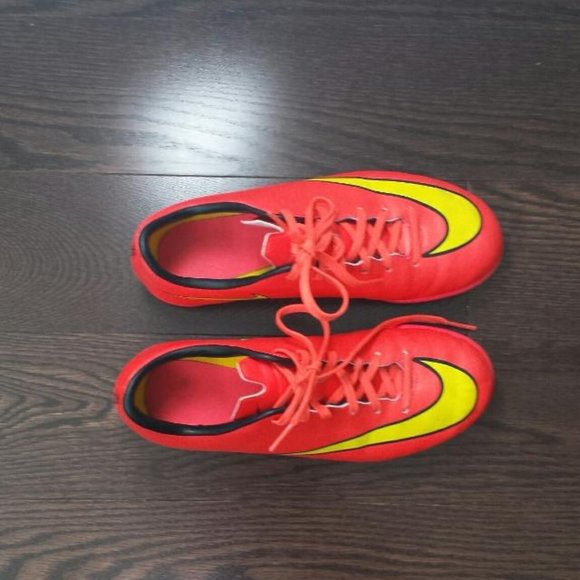 BRIGHT ORANGE AND YELLOW NIKE MERCURIAL SHOES - Picture 4 of 4